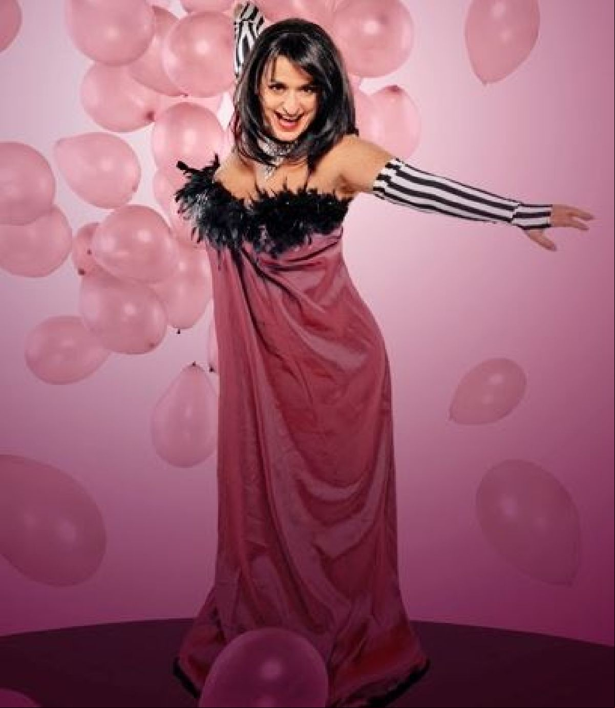 GRACE GIANOUKAS COMEMORA 40 ANOS DE CARREIRA COM O ESPETÁCULO GRACE EM REVISTA