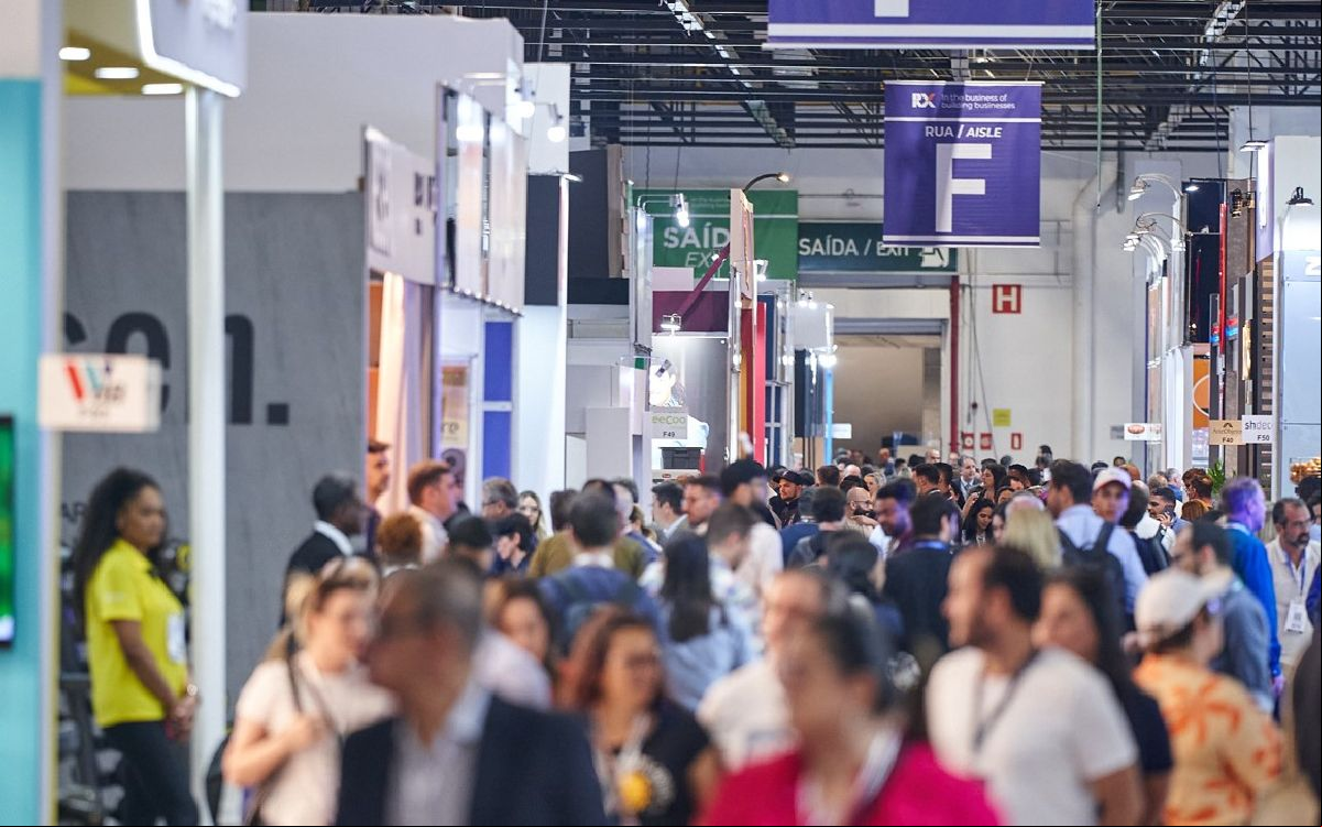Equipotel promove lançamento oficial em coquetel para convidados