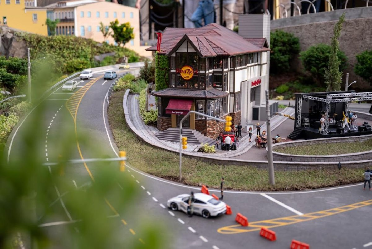 Hard Rock Cafe Gramado chega ao Mini Mundo