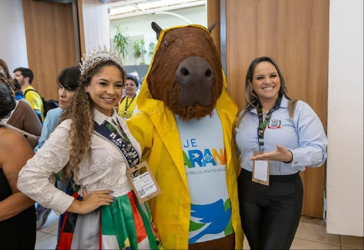 Mascotes e personagens marcam presença no FITCataratas